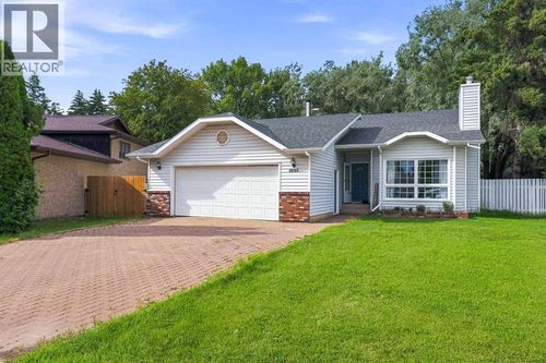 4606 33 St, Lloydminster, SK, S9V1V1 | Card Image