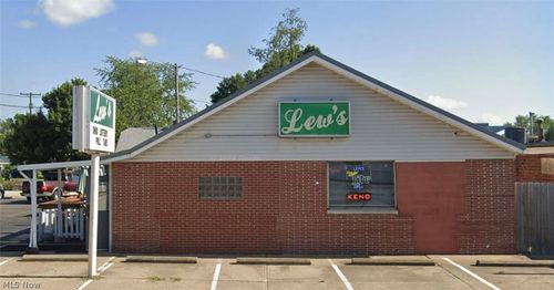 3238 Lincoln Way E, Massillon, OH, 44646-3773 | Card Image