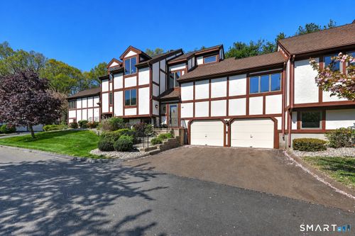 472-690 Forest Road, West Haven, CT, 06516 | Card Image