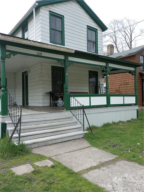 1315 Hall St, Elmira, NY, 14901-1209 | Card Image