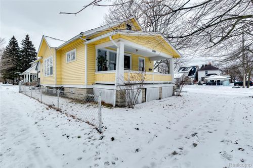 1504 18th St, Port Huron, MI, 48060-5625 | Card Image