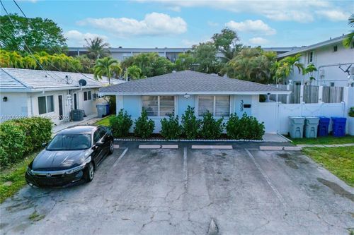 309 Se 12th Ave, Pompano Beach, FL, 33060-7424 | Card Image