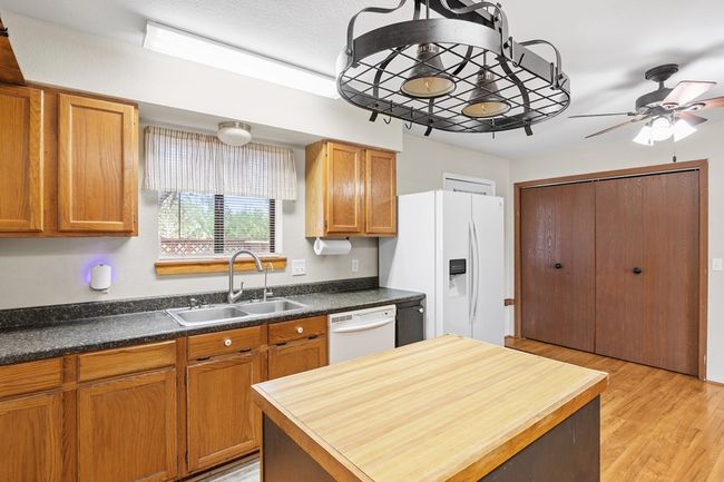 64 Quail Run, Home with 4 bedrooms, 2 bathrooms and 1 parking in Harper TX | Image 9