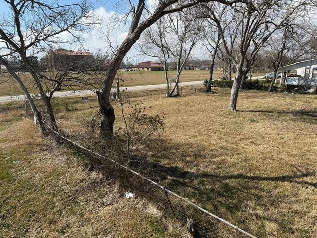 1001 N Bayshore Dr, Home with 0 bedrooms, 0 bathrooms and null parking in La Porte TX | Image 7