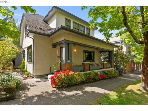 917 Se 25th Ave, Portland, OR, 97214-2810 | Card Image