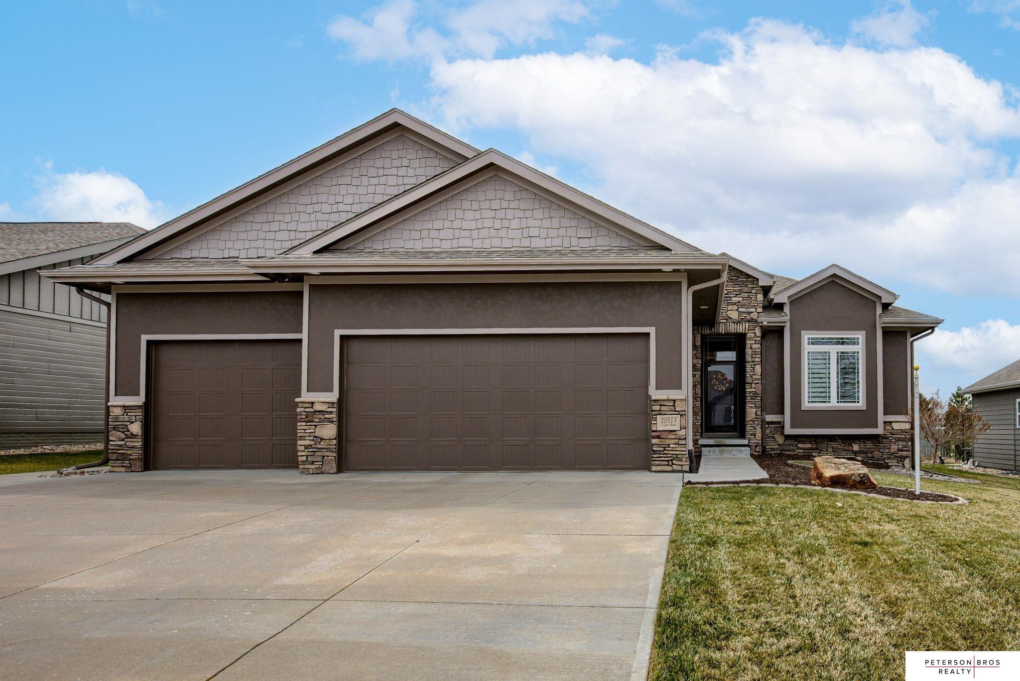 Taylor St, Elkhorn, NE 68022