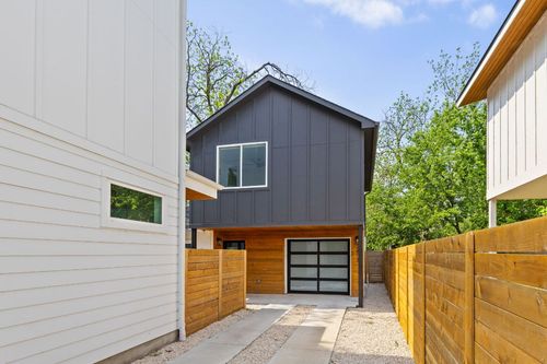2-2813 Prado St, Austin, TX, 78702-3642 | Card Image