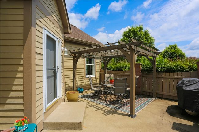 135 Linden Ct, Condo with 3 bedrooms, 3 bathrooms and 2 parking in Seven Fields PA | Image 7