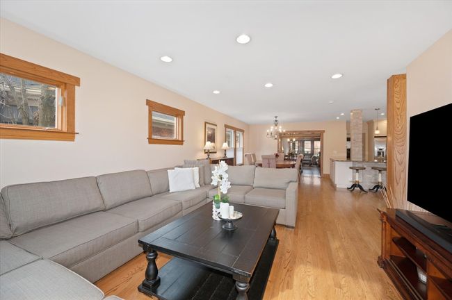221 N Illinois St, House other with 4 bedrooms, 4 bathrooms and 2 parking in Elmhurst IL | Image 10