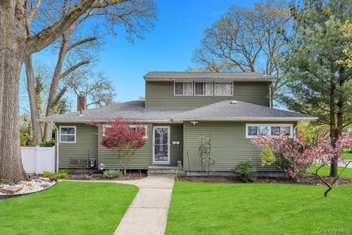 1492 Garden St, East Meadow, NY, 11554-2903 | Card Image