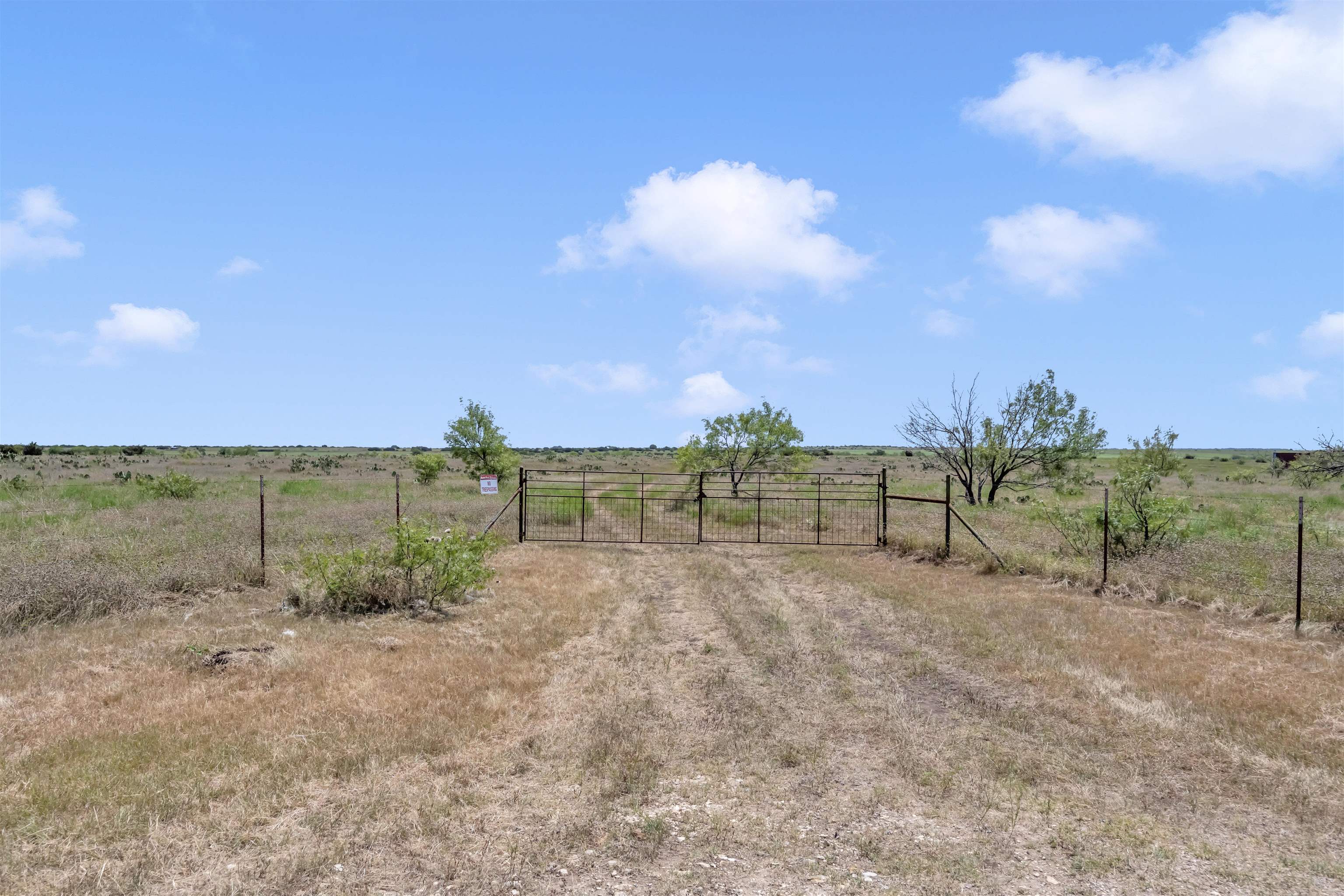 Farm in Bertram 5