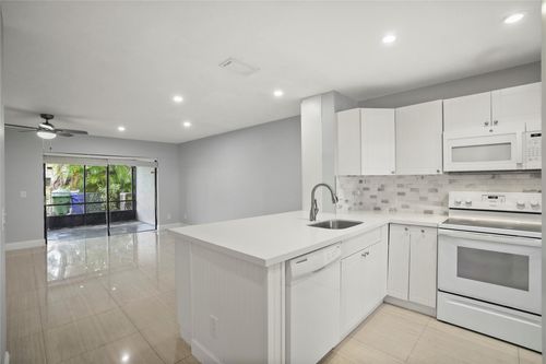 510-510 Nw 103rd Ter, Pembroke Pines, FL, 33026-3951 | Card Image
