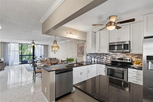 402-4800 Bayview Dr, Fort Lauderdale, FL, 33308-4900 | Card Image