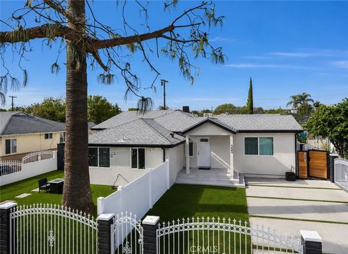 7445 Oakdale Ave, Winnetka, CA, 91306-3048 | Card Image