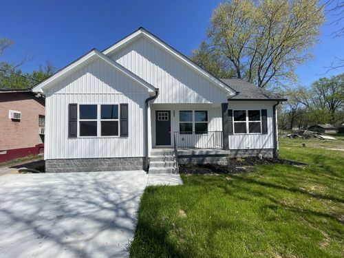 561 20th Ave W, Springfield, TN, 37172-3584 | Card Image