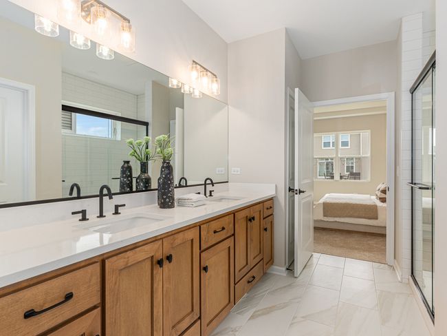 Primary bedroom bathroom | Image 25