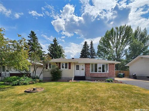 225 Campion Cres, Saskatoon, SK, S7H3T8 | Card Image