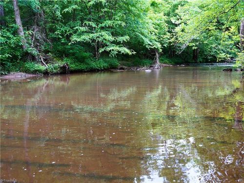 1240 Moschler Dr, GRETNA, VA, 24557-4838 | Card Image