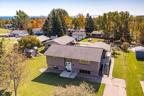 816 15th Ave, Two Harbors, MN, 55616-1241 | Card Image