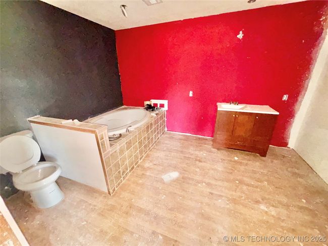 10054 W Perry Rd, House other with 3 bedrooms, 2 bathrooms and null parking in Stigler OK | Image 12