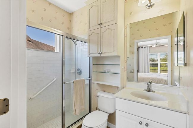 En-Suite Master Bathroom with Walk-in Shower | Image 22