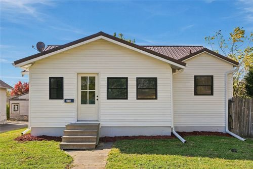 3120 E Ave Ne, Cedar Rapids, IA, 52402-4324 | Card Image