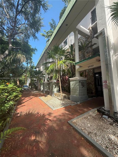 n110-2924 Day Ave, Miami, FL, 33133-5230 | Card Image