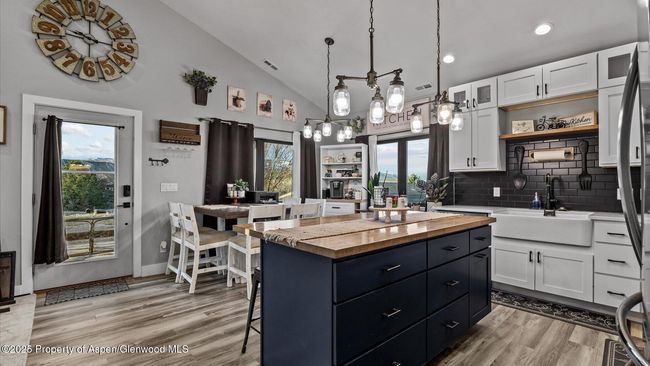 450 E 10 Th St, House other with 3 bedrooms, 2 bathrooms and 5 parking in Rifle CO | Image 4