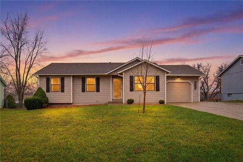 33775 Valleyview St, De Soto, KS, 66018-8367 | Card Image