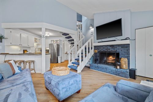 601 Knollwood Cir, Fontana, WI, 53125-1611 | Card Image