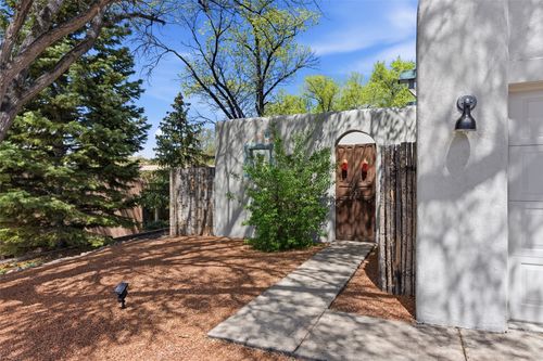 265 Camino De La Sierra, Santa Fe, NM, 87501-1159 | Card Image