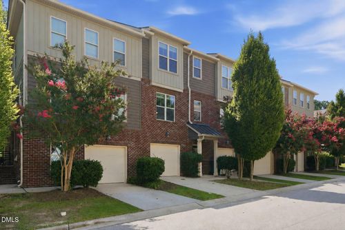 3217 Kempthorne Rd, Cary, NC, 27519-2597 | Card Image