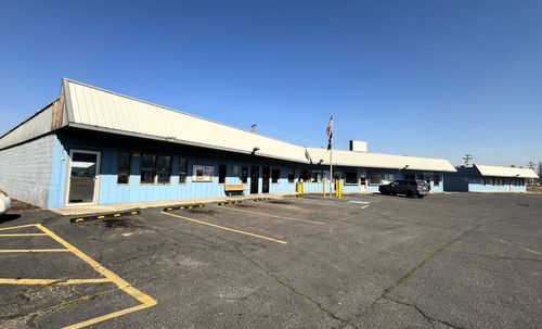 210-230-210 S 1st Avenue, Chiloquin, OR, 97624 | Card Image