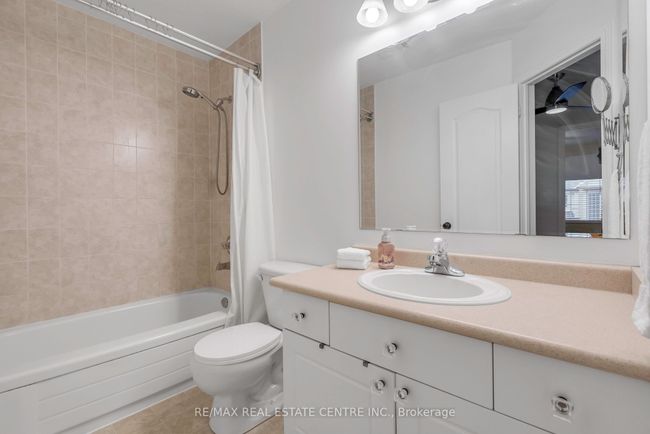 808 Mckay Cres, House attached with 3 bedrooms, 3 bathrooms and 2 parking in Milton ON | Image 30