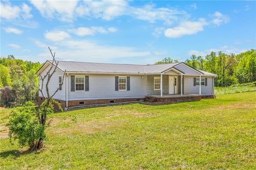 5896 Graham Farm Road, Winston Salem, NC, 27105 | Card Image