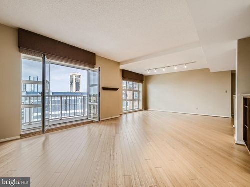 unit-806-250 President St, BALTIMORE, MD, 21202-4485 | Card Image