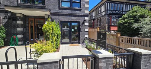 103-1015 Cook St, Victoria, BC, V8V3Z6 | Card Image