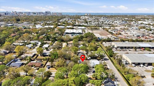 1077 N Jefferson Ave, SARASOTA, FL, 34237-3532 | Card Image