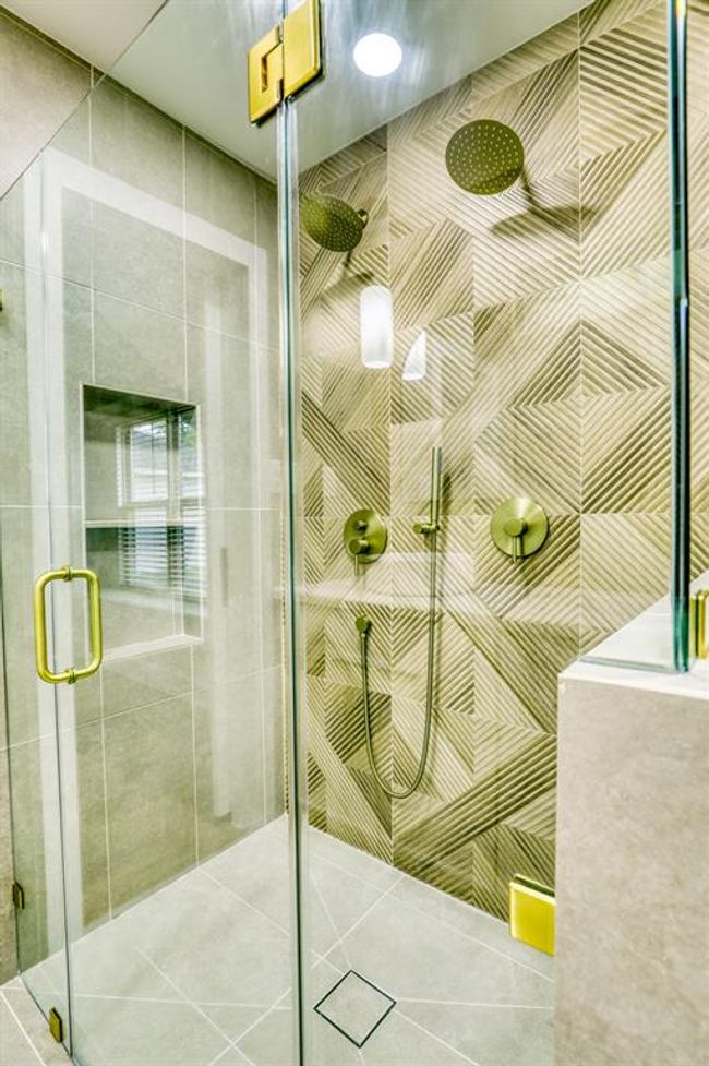 Primary en suite walk in shower with dual heads | Image 6