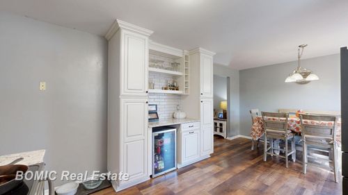 1023 King James Ct, Vassar, MI, 48768-1577 | Card Image