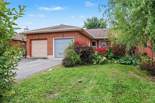 208 Jamieson St, Almonte, ON, K0A1A0 | Card Image