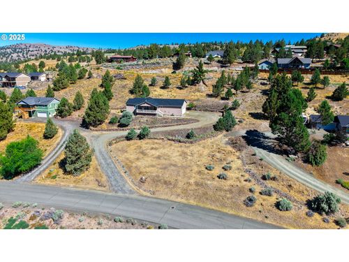 111 Valley View Dr, John Day, OR, 97845-1177 | Card Image