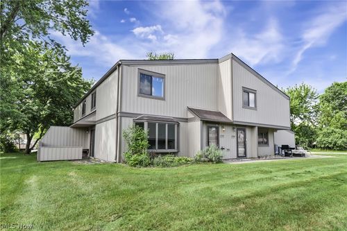 11757-11757 Harbour Light Dr, North Royalton, OH, 44133-2654 | Card Image
