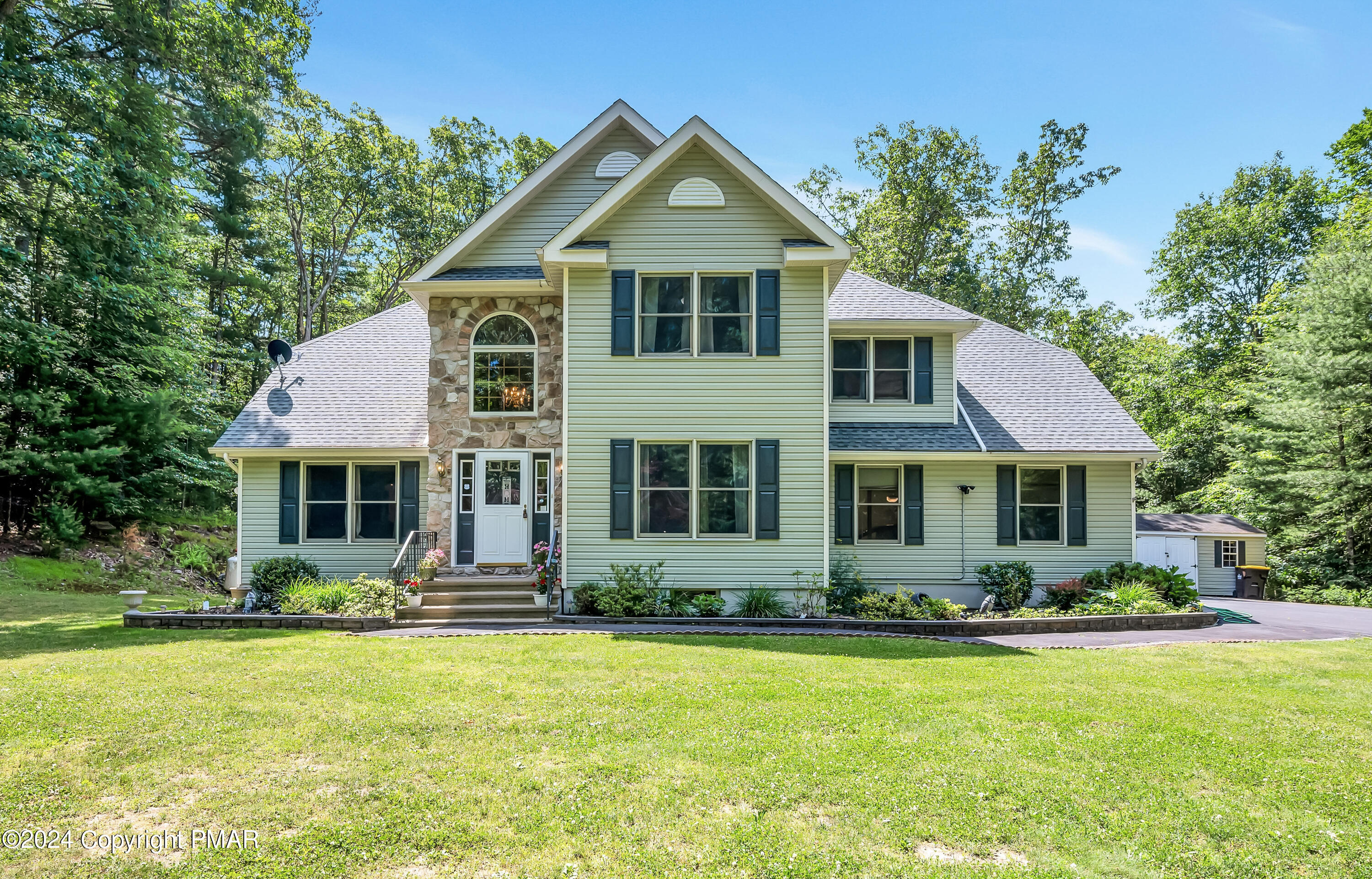 Foxborough Ct, Stroudsburg, PA 18360