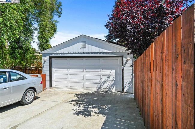 17860 Almond Rd, House other with 5 bedrooms, 4 bathrooms and 4 parking in Castro Valley CA | Image 54