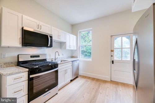 517 E 38th St, BALTIMORE, MD, 21218-1930 | Card Image