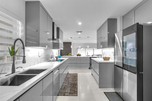 19951 Ne 10th Place Way, Miami, FL, 33179-2504 | Card Image