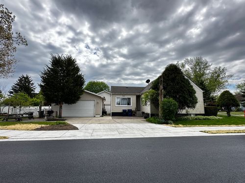 633 S Elmwood Avenue, Waukegan, IL, 60085 | Card Image