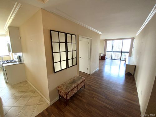 apt-16n-27110 Grand Central Pkwy, Floral Park, NY, 11005-1216 | Card Image