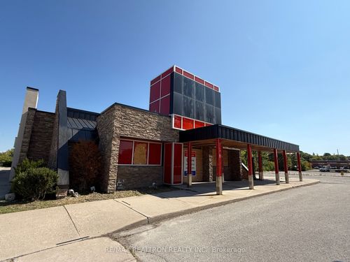 17215 Yonge St, Newmarket, ON, L3Y5L8 | Card Image